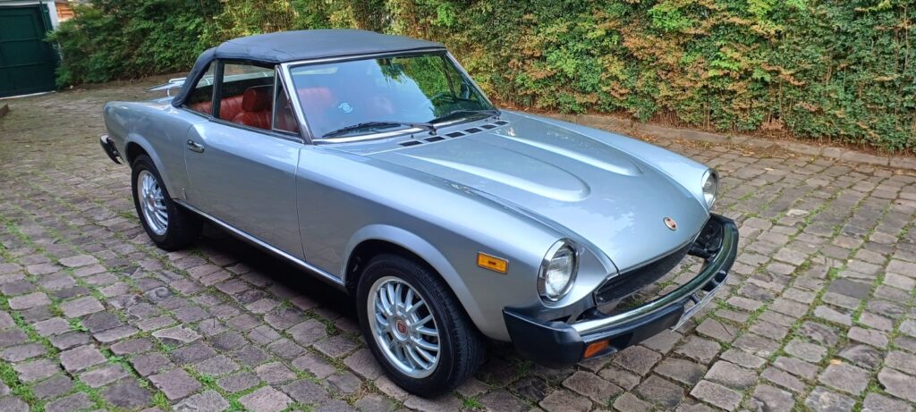 FIAT 124 SPIDER 2000 1979 - R$ 160.000,00