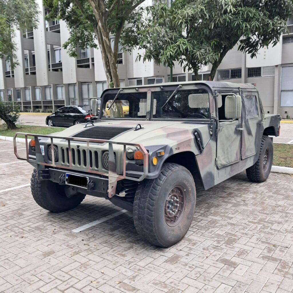 HUMMER M998 1989 - R$470.000,00